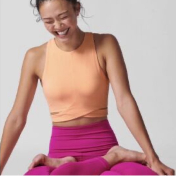 Athleta Set of 2 bras Conscious crop & transcend plunge D-DD+ Size S Like new - Picture 6 of 15